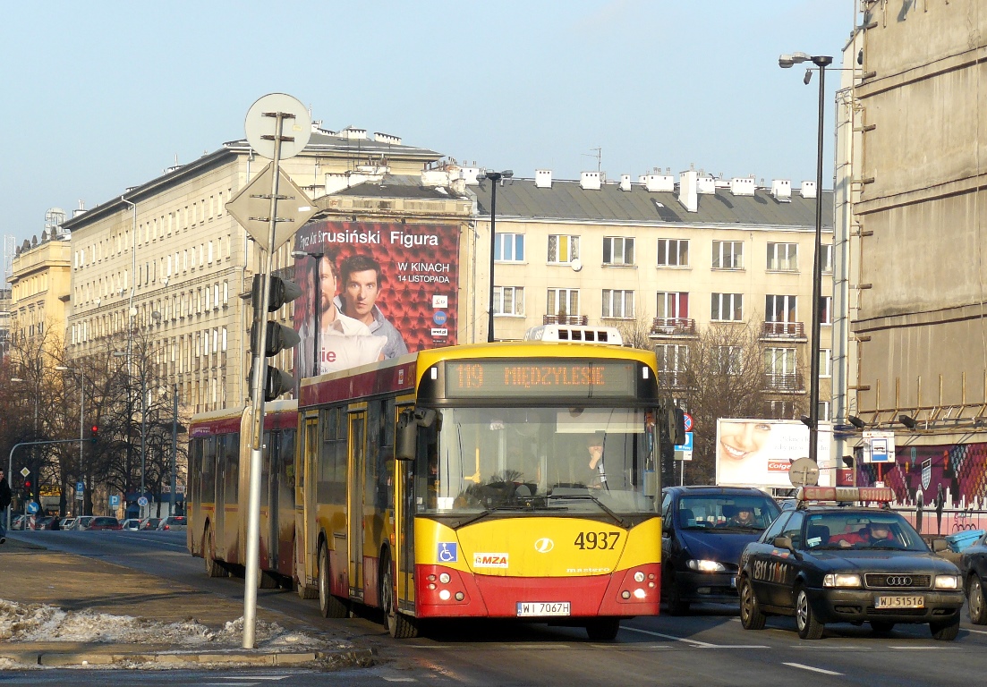 4937
Jelcze również stały się historią.
Linia 119 została wycofana ze Śródmieścia.
Słowa kluczowe: M121I 4937 119 Waryńskiego