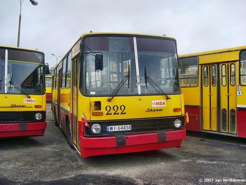 222
Ikarus 260.04 / prod. 1985 / NG 1994 / 1995 ex1662 / kasacja 08.2009
Słowa kluczowe: ik260 222 ZajezdniaOstrobramska 2007