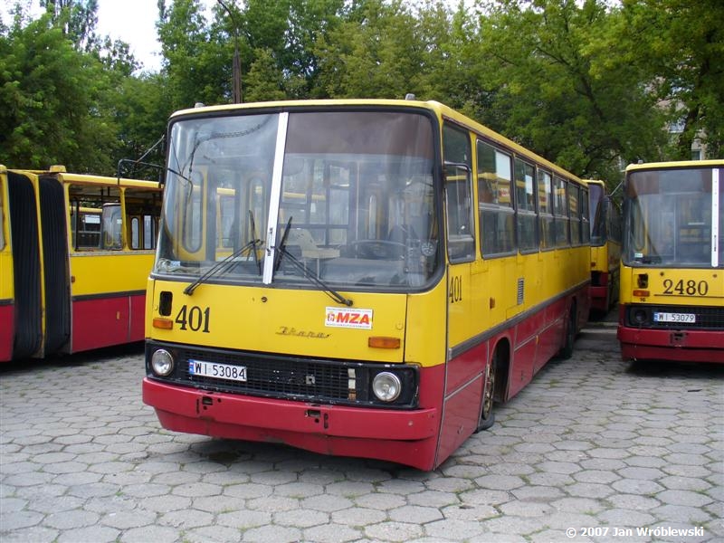 401
Ikarus 260.04 / Prod. 1982 / NG 1987 / Odb. 1992 (Nowe nadwozie) ex622 / NG2 2001 / Skreślenie 03.2007
Słowa kluczowe: ik260 401 ZajezdniaRedutowa 2plac 2007