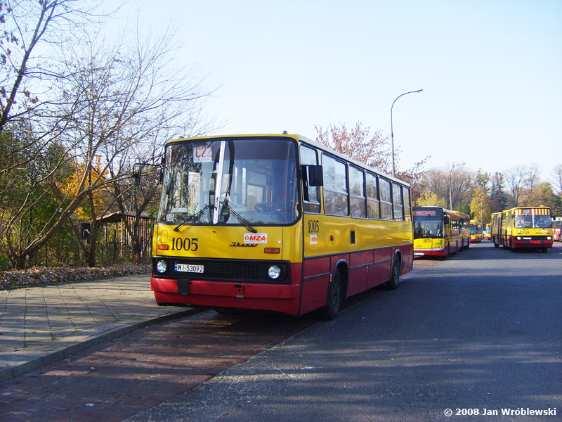 1005
Na linii C22..
Słowa kluczowe: IK260 1005 C22 Powązki WS2008