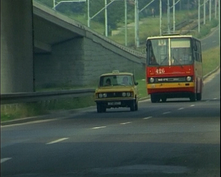  426
Ikarus 260.04 / prod. 1984 / NG 1989 / NG2 1994 / Kasacja 2006
Słowa kluczowe: IK260 426 U Puławska 1985