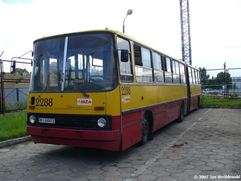 2288
Sprzedaż.
Ikarus 280.26 / Prod. 1986 / NG 1991 / NG2 1997 / skreślenie 06.2007
Słowa kluczowe: IK280 2288 ZajezdniaRedutowa 2007