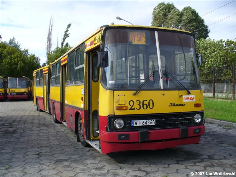 2360
Autobus do dyspozycji.. złomiarza..
Ikarus 280.26 / Prod. 1987 / NG 1994 / NG2 2000 ex3059 / 2003 ex2761 / skreślenie 07.2007
Słowa kluczowe: ik280 2360 ZajezdniaRedutowa 2007