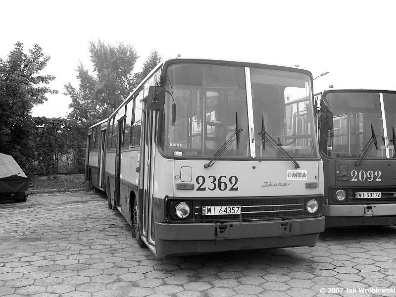 2362
Padł na silnik. Po awarii od razu trafił na drugi plac.
Ikarus 280.26 / Prod. 1987 / NG 1994 / NG2 2000 / 2003 ex2822 / skreślenie 07.2007
Słowa kluczowe: ik280 2362 ZajezdniaRedutowa 2007