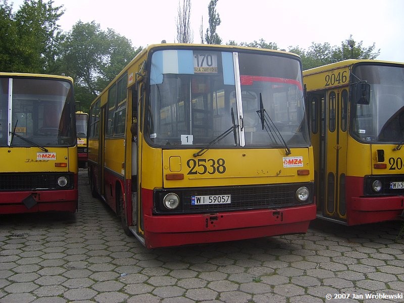 2538
Z dekoracją
Ikarus 280.26 / Prod. 1991 / NG 1999 / skreślenie 05.2007
Słowa kluczowe: ik280 2538 ZajezdniaRedutowa 2007