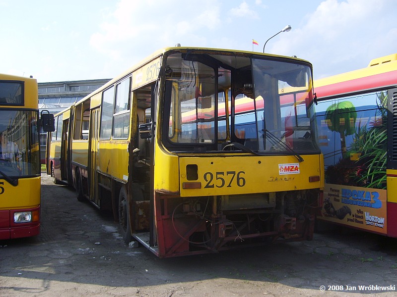 2576
Kasacja
Ikarus 280.26 / Prod. 1990 / NG 1998 / skreślenie 01.2008 / Kasacja 06.2008
Słowa kluczowe: ik280 2576 ORT 2008