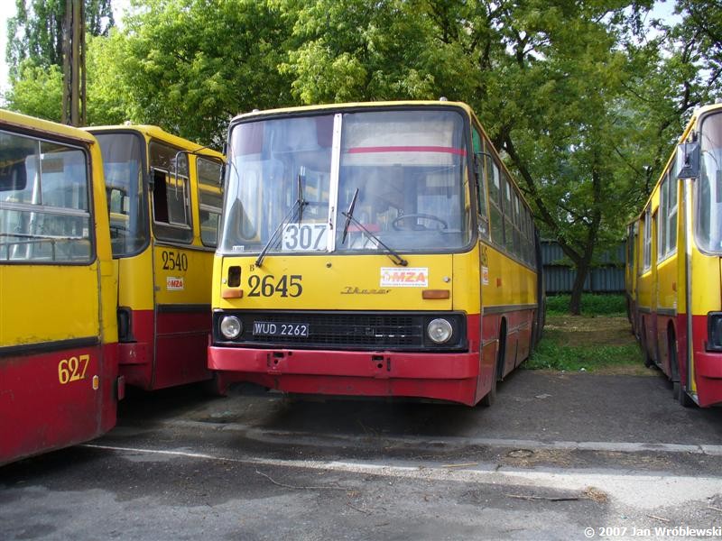 2645
Ikarus 280.26 / Prod. 1989 / 1996 ex3004 / NG 2001 / 2003 ex2772 / skreślenie 05.2007
Słowa kluczowe: ik280 2645 ZajezdniaRedutowa 2007