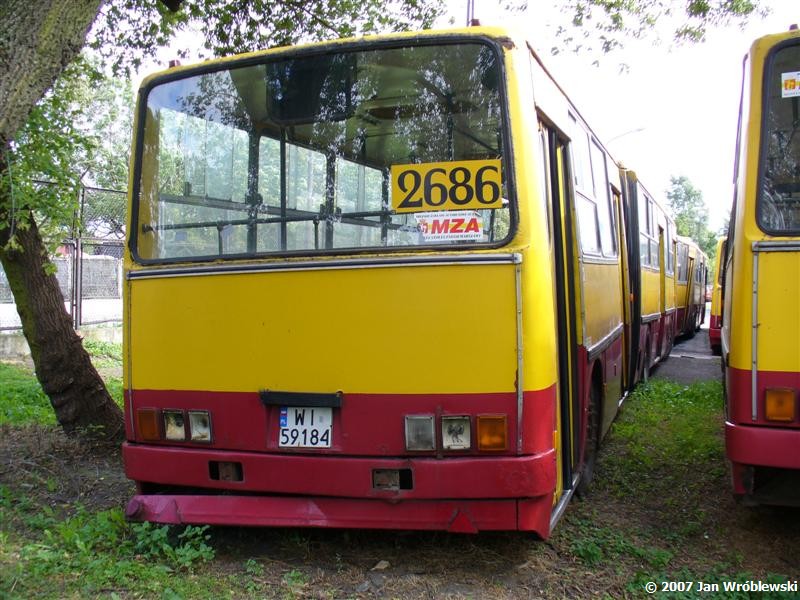 2686
Ikarus 280.26 / Prod. 1990 / NG 1998 / skreślenie 03.2007
Słowa kluczowe: ik280 2686 ZajezdniaRedutowa 2007