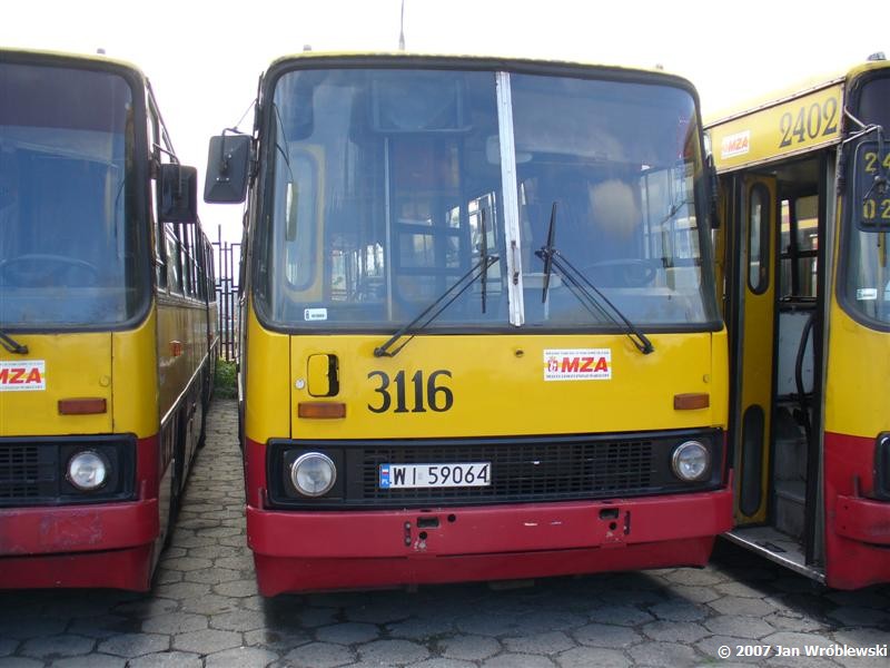 3116
Ikarus 280.26 / Prod. 1986 / NG 1992 ex3208 / NG2 1998 / skreślenie 06.2007
Słowa kluczowe: ik280 3116 ZajezdniaRedutowa 2007