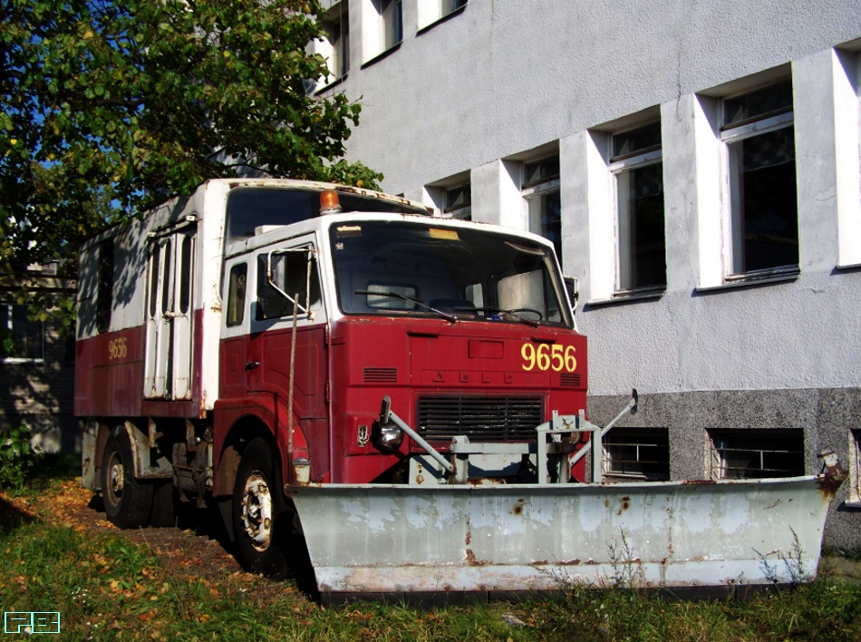 9656
Dawno temu na Ostrobramskiej...
Słowa kluczowe: Jelcz317 9656 ZajezdniaOstrobramska 2008