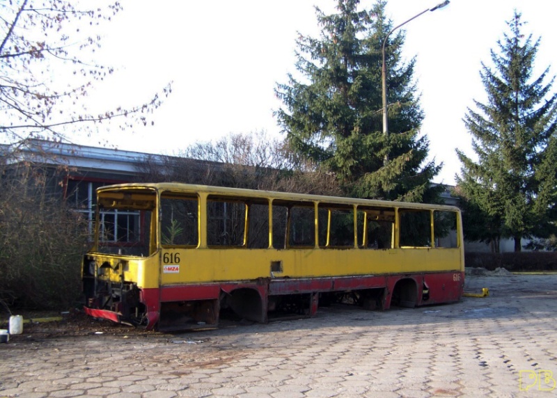 616
śmierc niedoszłego ambulansu
Słowa kluczowe: Ik260 616 ORT 2008