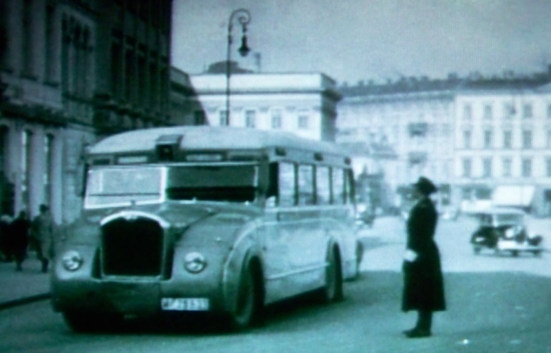 47
Elegancki i solidny autobus warszawski z lat 30-tych
Słowa kluczowe: Zawrat 47 1938