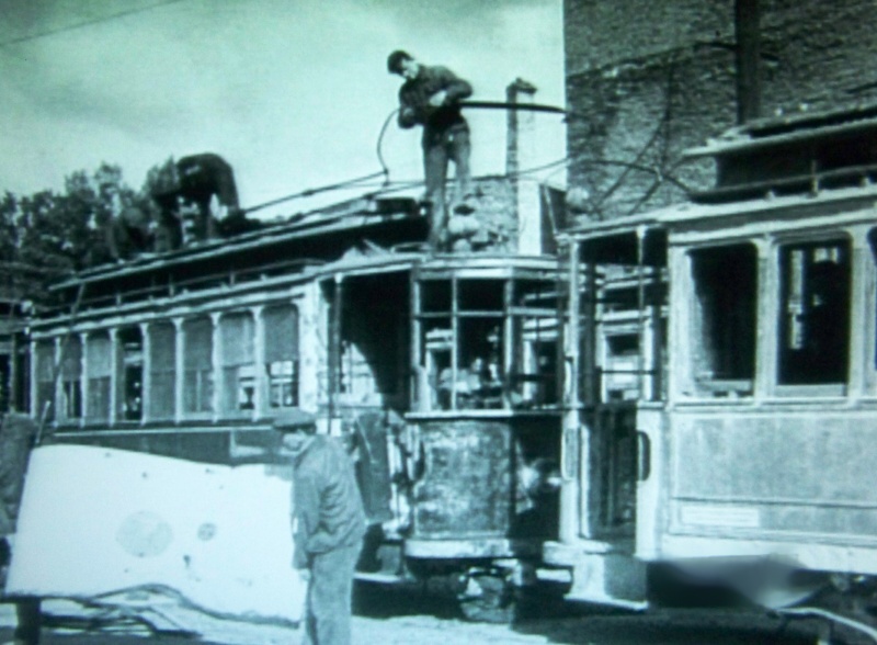 Wagon A
Naprawa zniszczonych tramwajów w 1946 roku
Słowa kluczowe: WagonA 1946