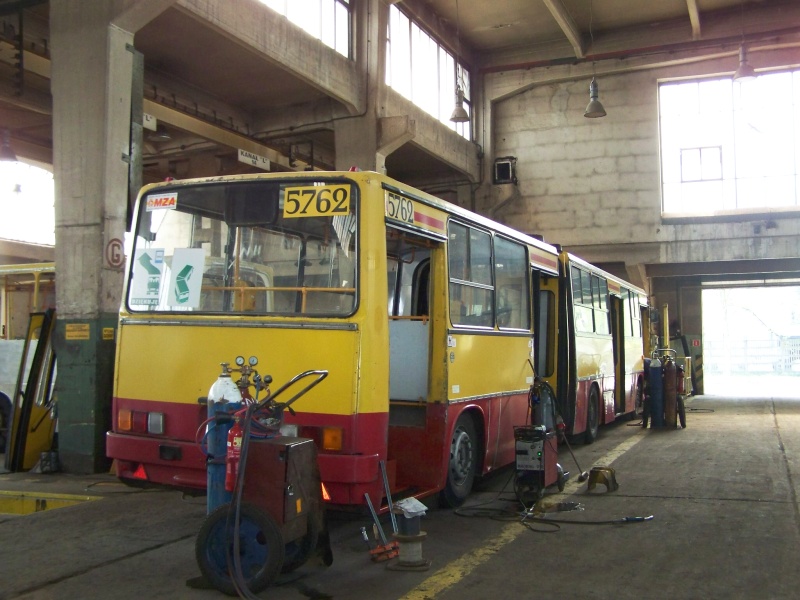 5762
Wymiana stopni
Słowa kluczowe: Ik280 5762 ORT 2009