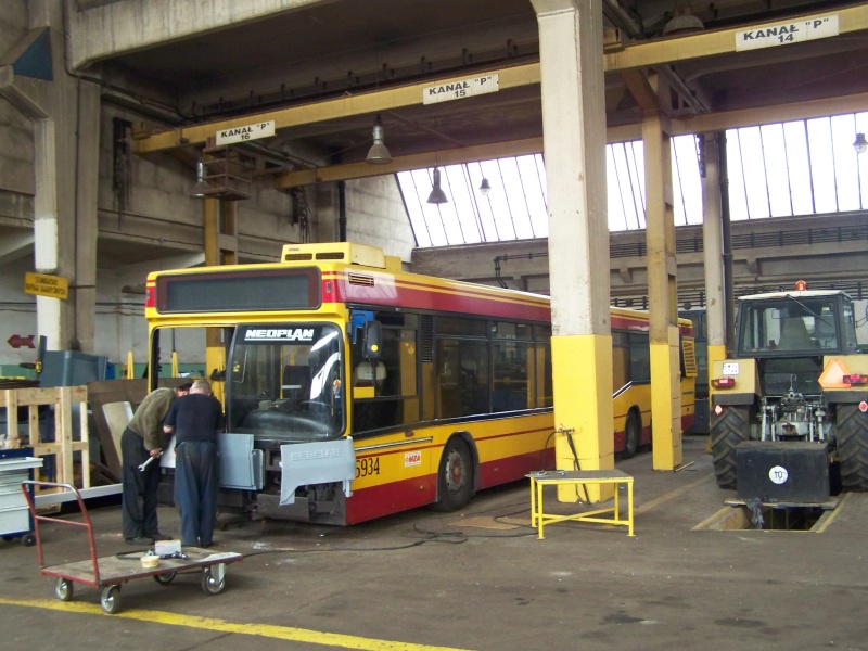 6934
Pasowanie nowych elementów przodu
Słowa kluczowe: N4020 6934 ORT 2009