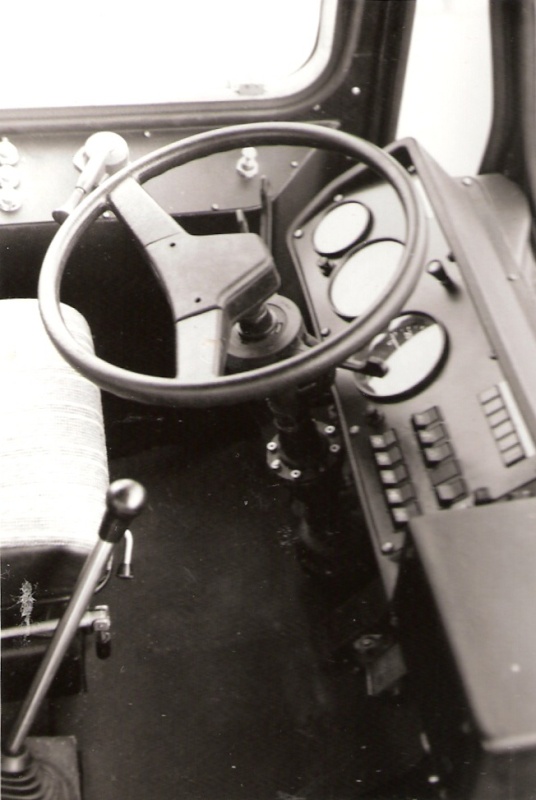 Jelcz M110
Stanowisko kierowcy z kierownicą od ikarusa
Słowa kluczowe: Jelcz M110