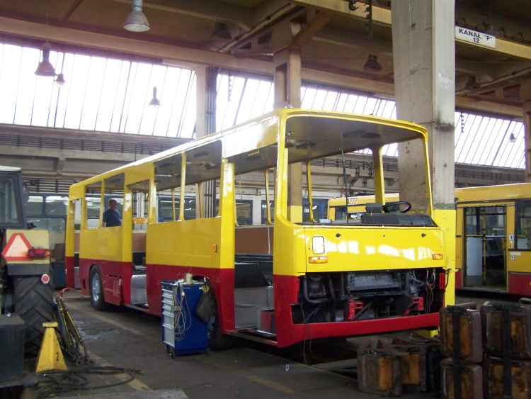 6473
To prócz siedzeń i poręczy (niestety!) kompletna jak kiedyś odbudowa. I nie ma co się wstydzić, bo na ORT odbudowy świetnie zawsze wykonywano
Słowa kluczowe: Ik260 6473 ORT 2009