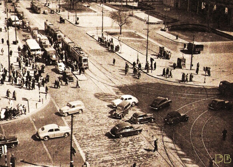 Wagon F
Wtedy tory biegły z Alej Jerozolimskich na Plac Trzech Krzyży. Widać także biaże chaussony, niegdyśprzeznaczone na linie pośpieszne
Słowa kluczowe: WagonF 2 AlejeJerozolimskie 1957