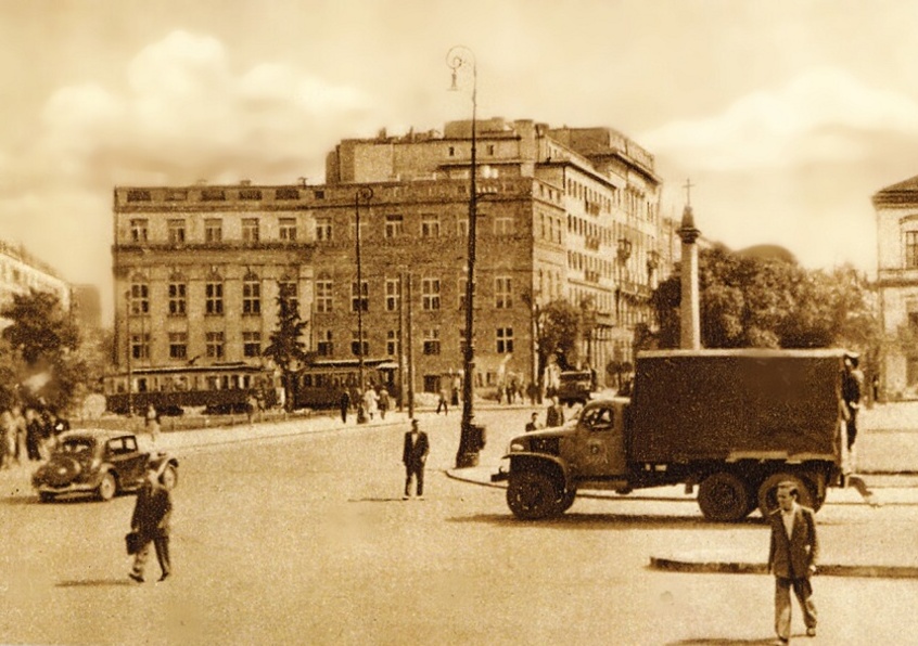 Studebacker US-6
fot. J Bukowski
Słowa kluczowe: StudebackerUS-6 M PlacTrzechKrzyży 194x