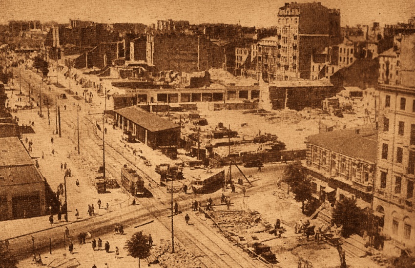 Vetra VBRh
Na Brackiej, tu?? przed rozpoczęciem budowy CDTu.
I taka tramwajowa solówka...
Słowa kluczowe: Vetra VBRh Bracka 1948