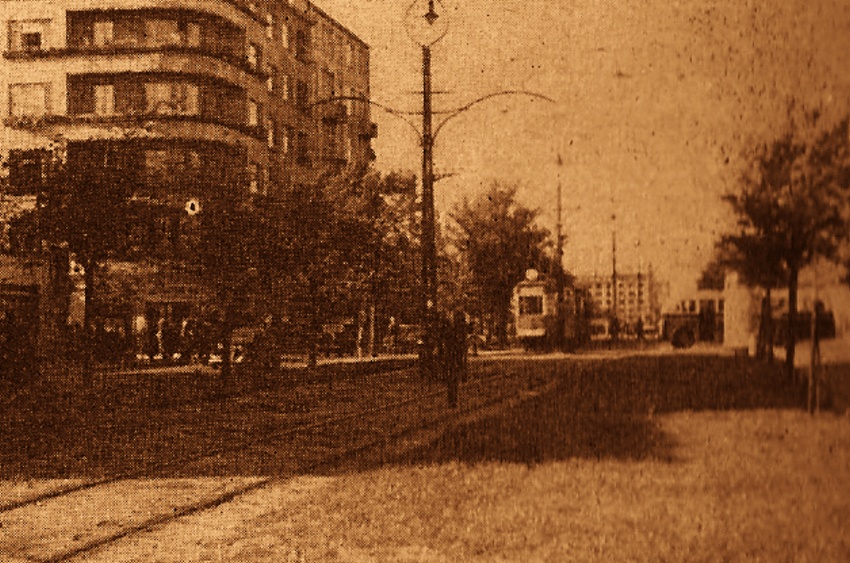 Puławska
Już w listopadzie 1948 wystąpiły na Puławskiej trawniki na linii tramwajowej. Mała dygresja do linii otwartej niedawno po remoncie na Andersa...
Słowa kluczowe: Puławska 1948