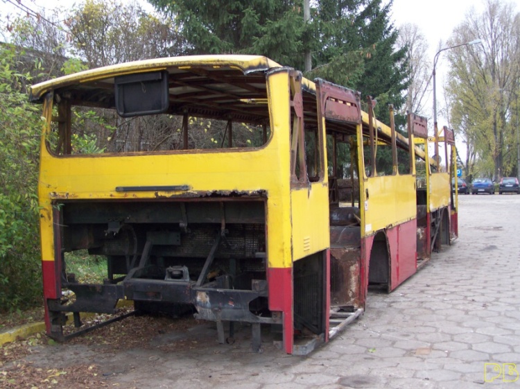 4394
Autobus przygotowany po rozbiórce do utylizacji.
Słowa kluczowe: 120M 4394 ORT 2008