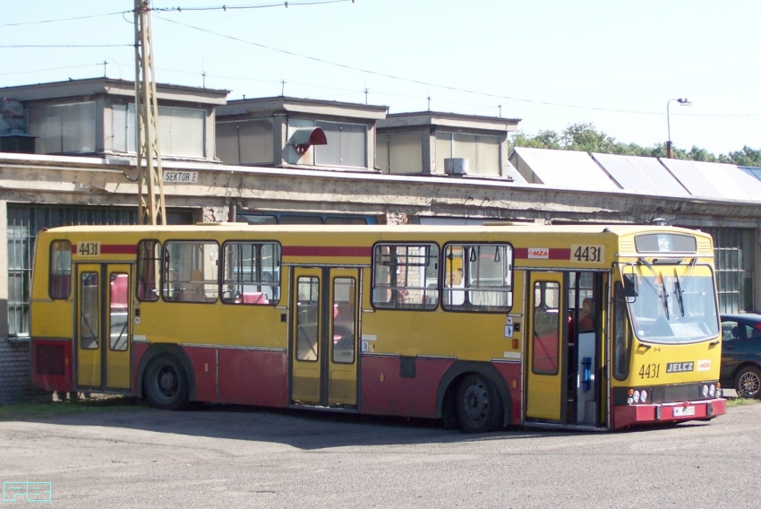 4431
Niskopodłogowy...
Słowa kluczowe: 120M 4431 ZajezdniaRedutowa 2008