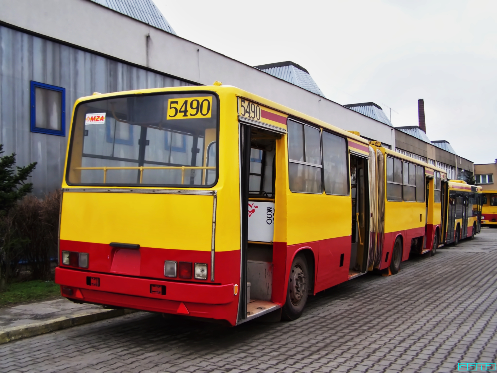 5490
Słowa kluczowe: Ik280 5490 ZajezdniaStalowa 2009