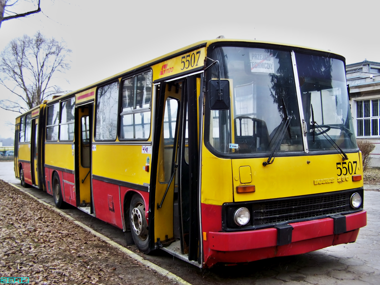 5507
Słowa kluczowe: Ik280 5507 ORT 2011