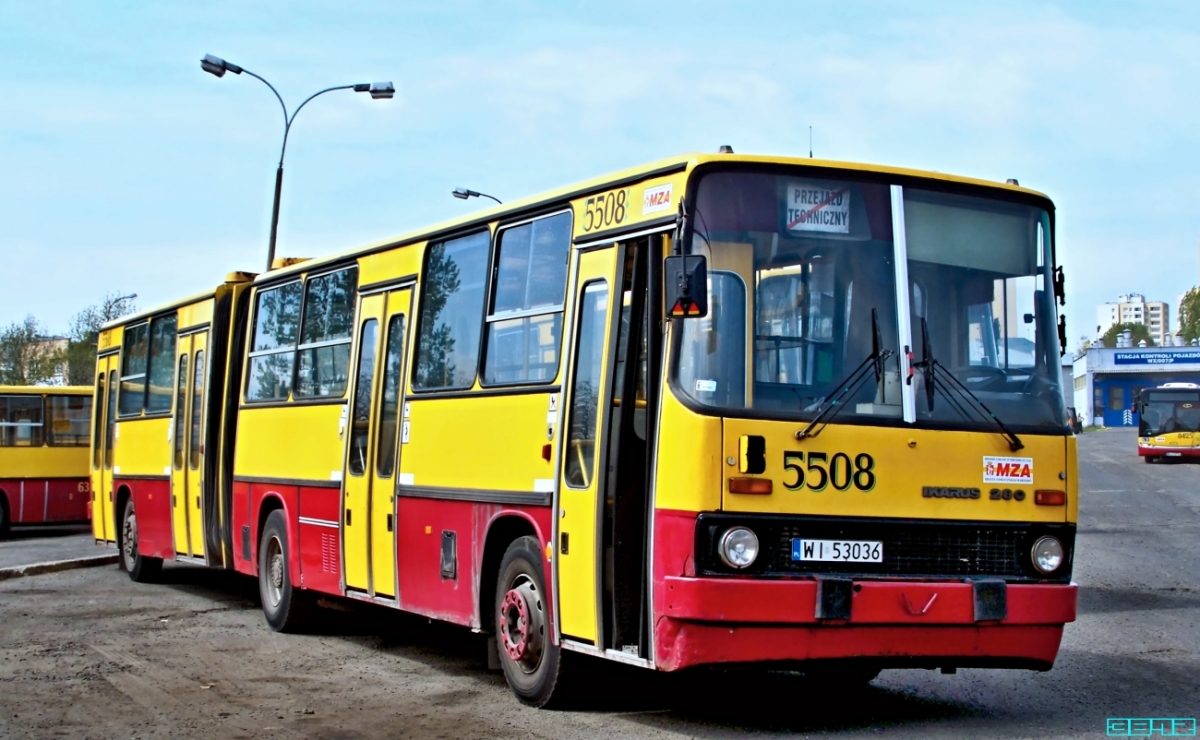 5508, 8425
Z dyskretnym tuningiem.
Słowa kluczowe: IK280 5508 SU18 8425 ZajezdniaOstrobramska 2010