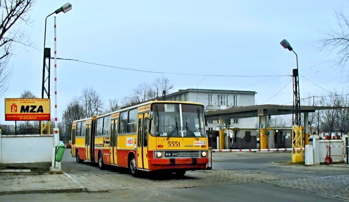 5551
Wyjazd na trasę.

Z archiwum MZA.
Fot. Andrzej Neuman.
Słowa kluczowe: IK280 5551 181 Zajezdniainflancka 2001