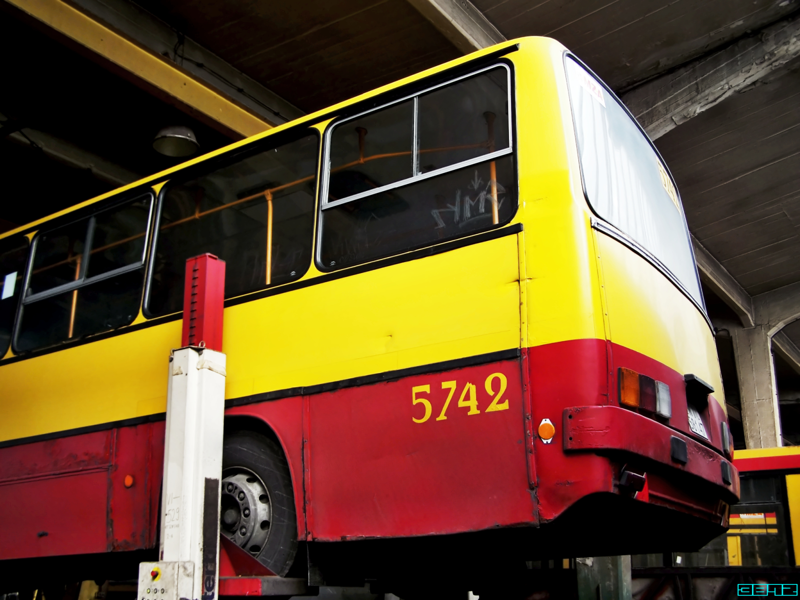 5742
Słowa kluczowe: IK280 5742 ORT 2009