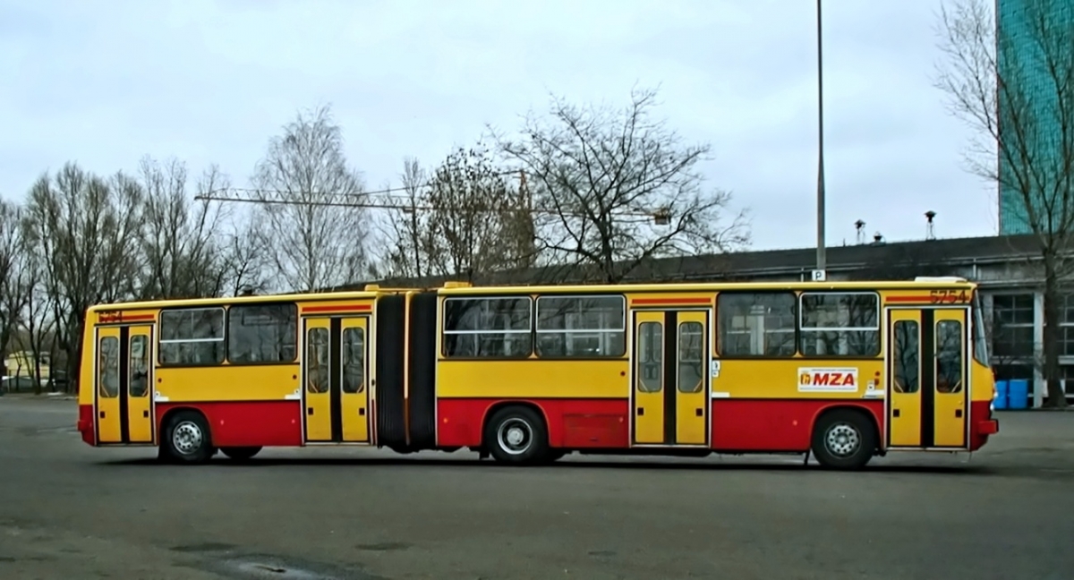 5754
Z archiwum MZA.
Fot. Andrzej Neuman.
Słowa kluczowe: IK280 5754 ZajezdniaInflancka 2001