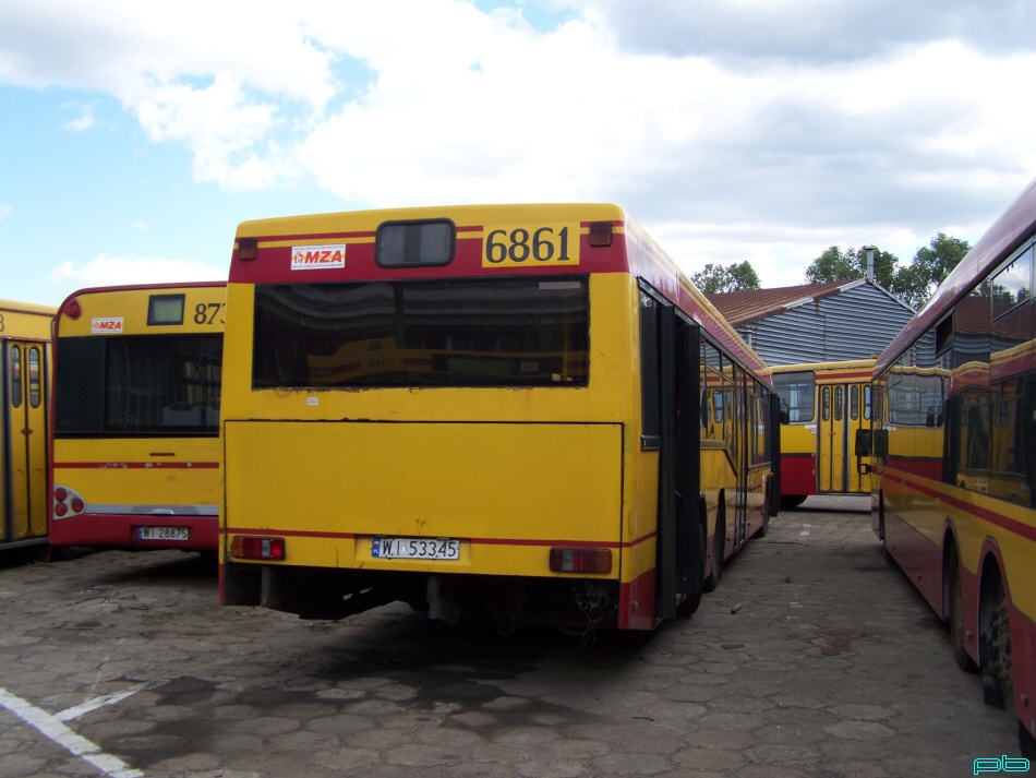 6861
Naprawa silnika.
Słowa kluczowe: N4020 6861 T4 2008