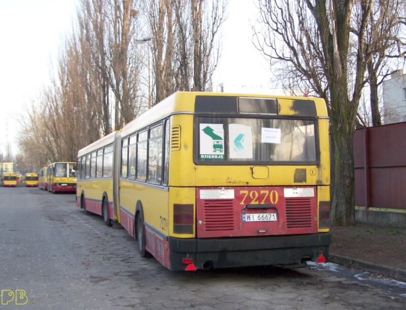 7270
W kąciku kasacyjnym na Woronicza.
Słowa kluczowe: Ik435 7270 ORT 2008