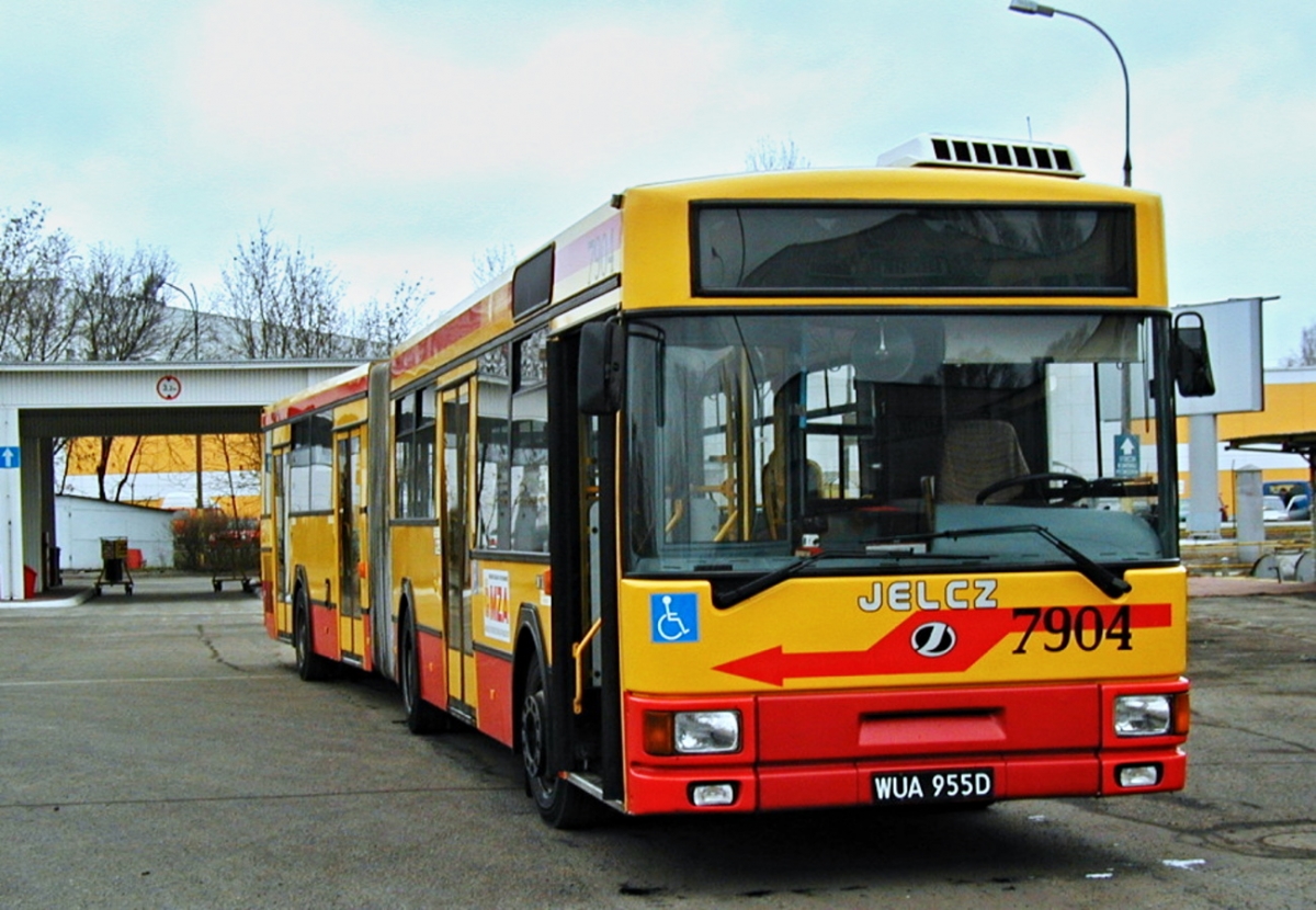 7904
Foto: Andrzej Neuman MZA.
Słowa kluczowe: M181M 7904 ZajezdniaOstrobramska 2001