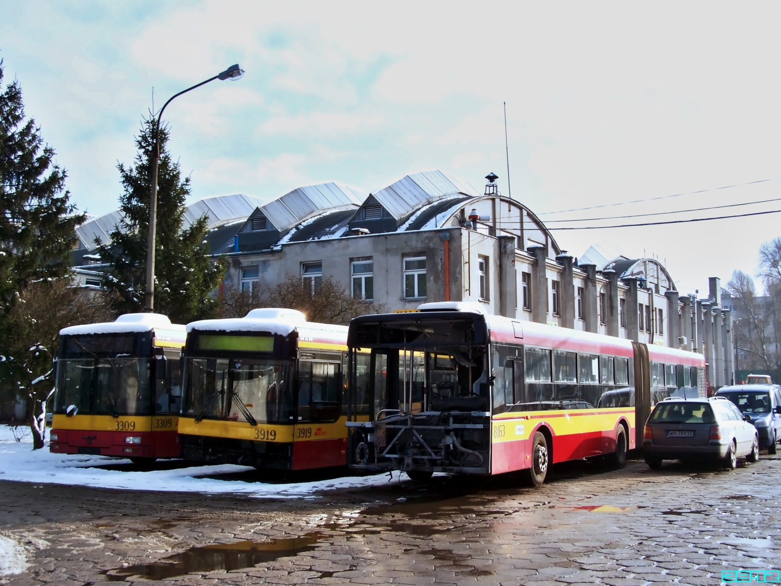 8163, 3919, 3309
Słowa kluczowe: SU18 8163 NG313 3919 3309 ORT 2011