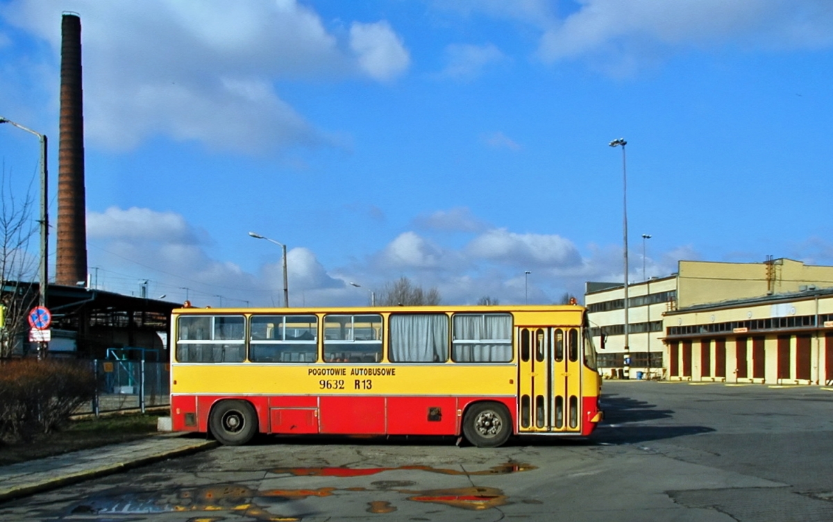 9632
Foto: Andrzej Neuman MZA.
Słowa kluczowe: IK280/A 9632 ZajezdniaStalowa 2001