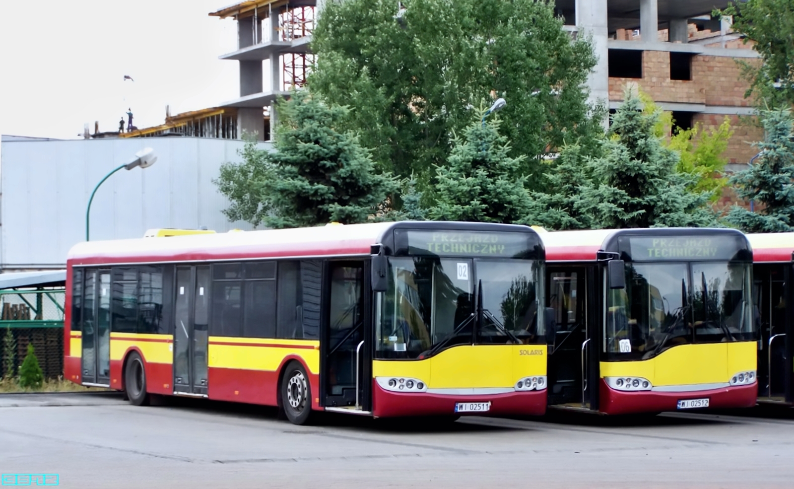 A002, A006
A002 po sprzedaży do Aska Żory jako 25 i później do V-Bus Żory jako 44 został zezłomowany w 2016, natomiast A006 jeździ do dzisiaj we Włoszech w SAI Trevigio jako 19.
Słowa kluczowe: SU12 A002 A006 ZajezdniaConnex Nocznickiego/Sokratesa 2008