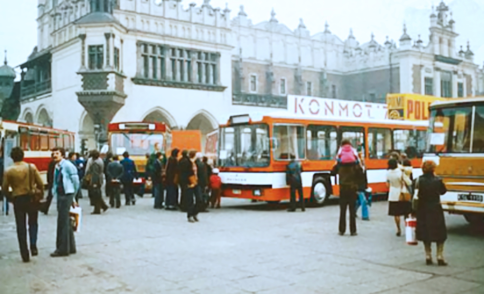 AutosanH9 11 prototyp
Na wystawie KONMOT w Krakowie.
Słowa kluczowe: AutosanH9 11 prototyp KONMOT Kraków 1978