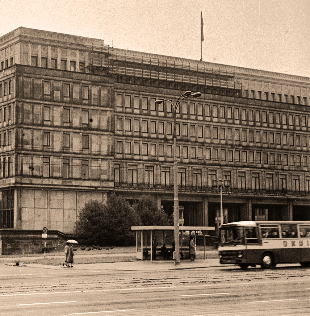 BerlietCruisair
Foto: Grażyna Rutowska.
Zdjęcie jest własnością NAC.
Wszelkie prawa zastrzeżone.

Słowa kluczowe: BerlietCruisair AlejeJerozolimskie 1980