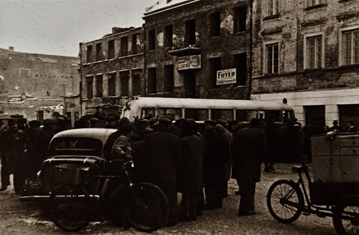 244
Mała kraksa zakończona w zakładzie fotograficznym.

Zdjęcie jest własnością NAC.
Wszelkie prawa zastrzeżone.


Słowa kluczowe: APH47 244 O KrakowskiePrzedmieście 1947