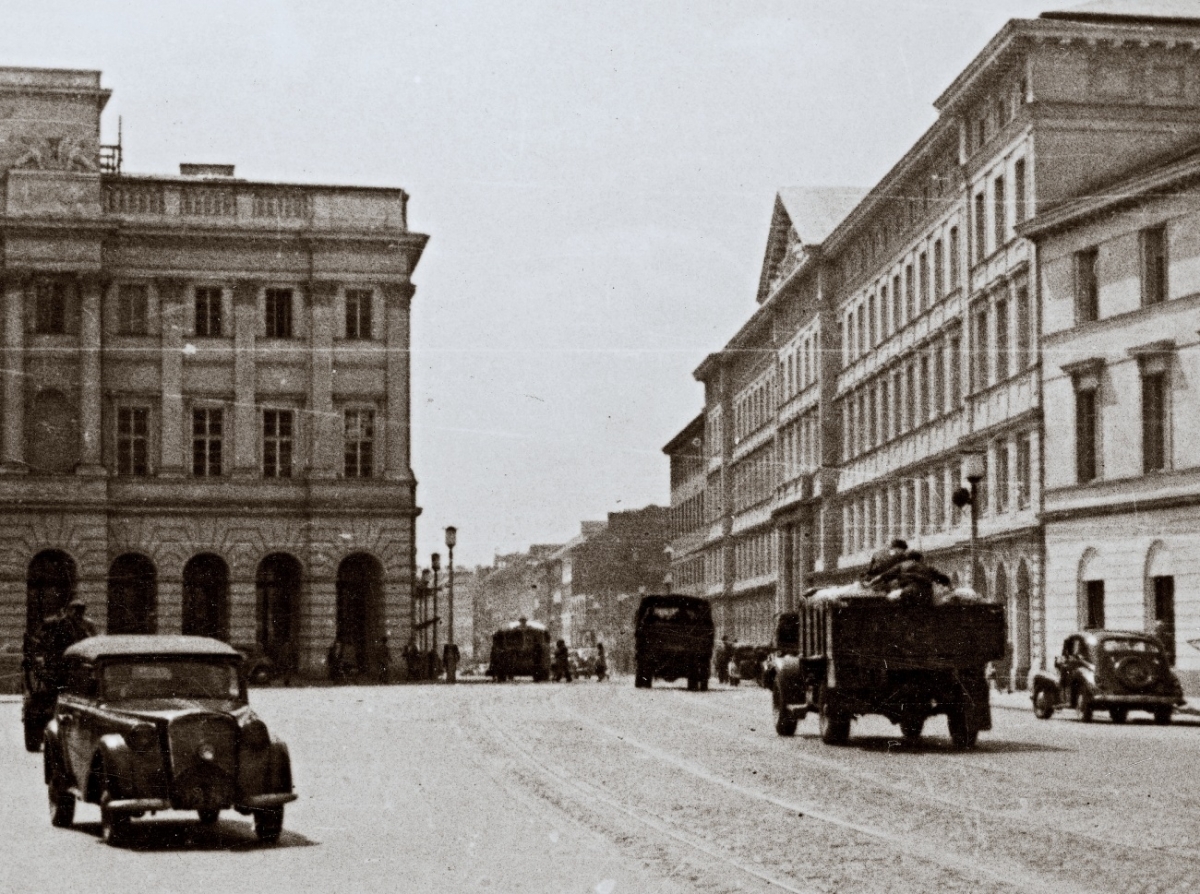 Chausson APH47
Zdjęcie jest własnością NAC.
Wszelkie prawa zastrzeżone.

Słowa kluczowe: APH47 KrakowskiePrzedmieście 1947