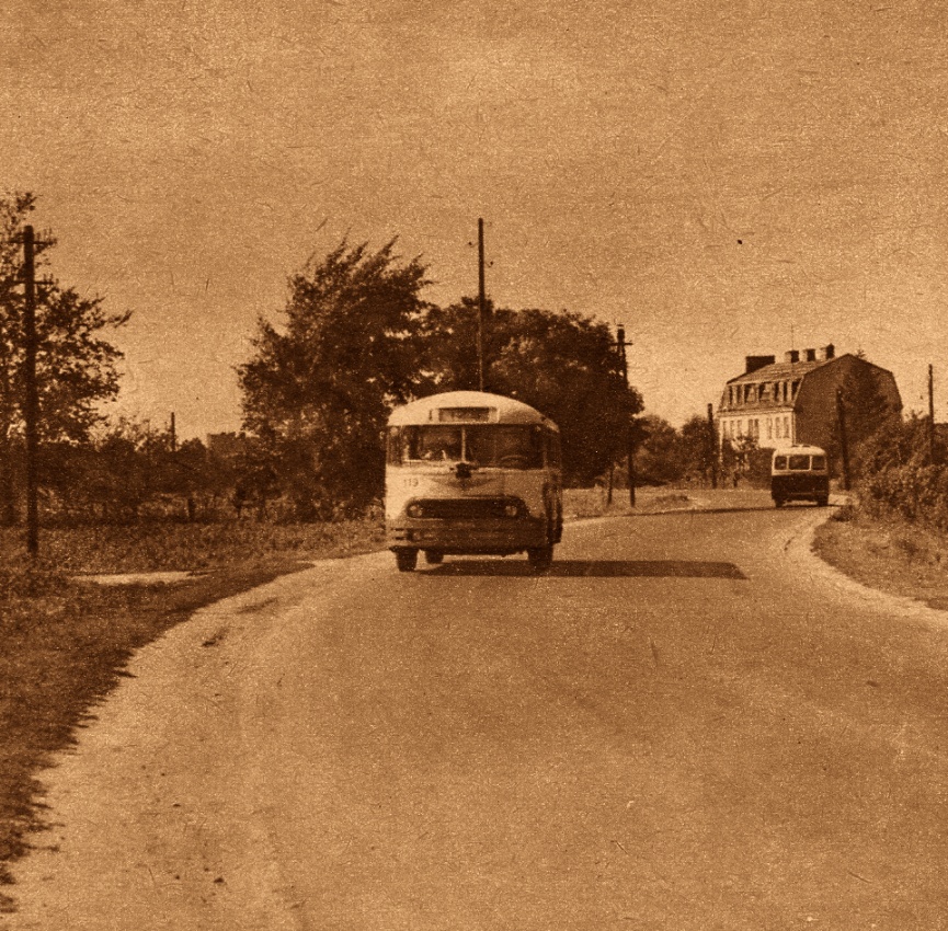 119
Ciekawe którędy to 129 podąża właśnie pomiędzy Włochami a Okęciem?
Słowa kluczowe: APH521 119 129 Kleszczowa 1958