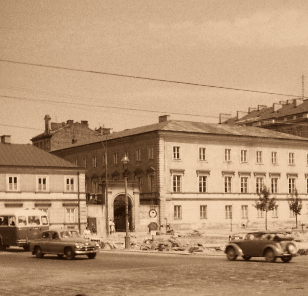 172
Chausson wjeżdża w Nowy Świat.

Foto: Zbigniew Szczypka.
Zdjęcie jest własnością NAC.
Wszelkie prawa zastrzeżone.

Słowa kluczowe: APH521 172 NowyŚwiat 1961