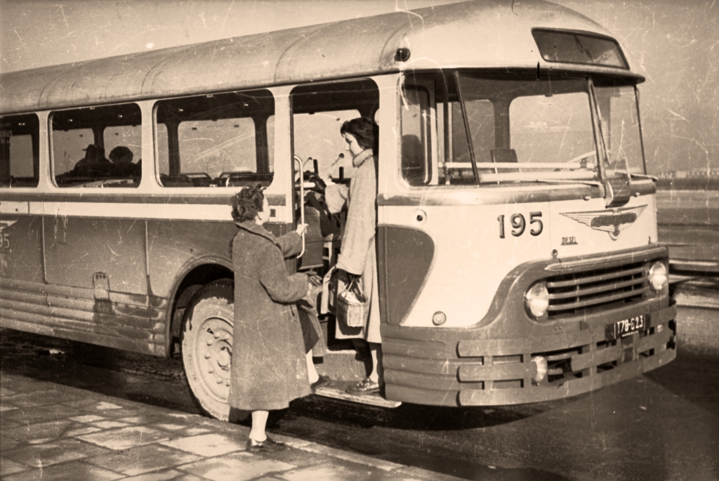 195
Foto: Lech Zielaskowski.
Zdjęcie jest własnością NAC.
Wszelkie prawa zastrzeżone.

Słowa kluczowe: APH521 195 Słowackiego 1954