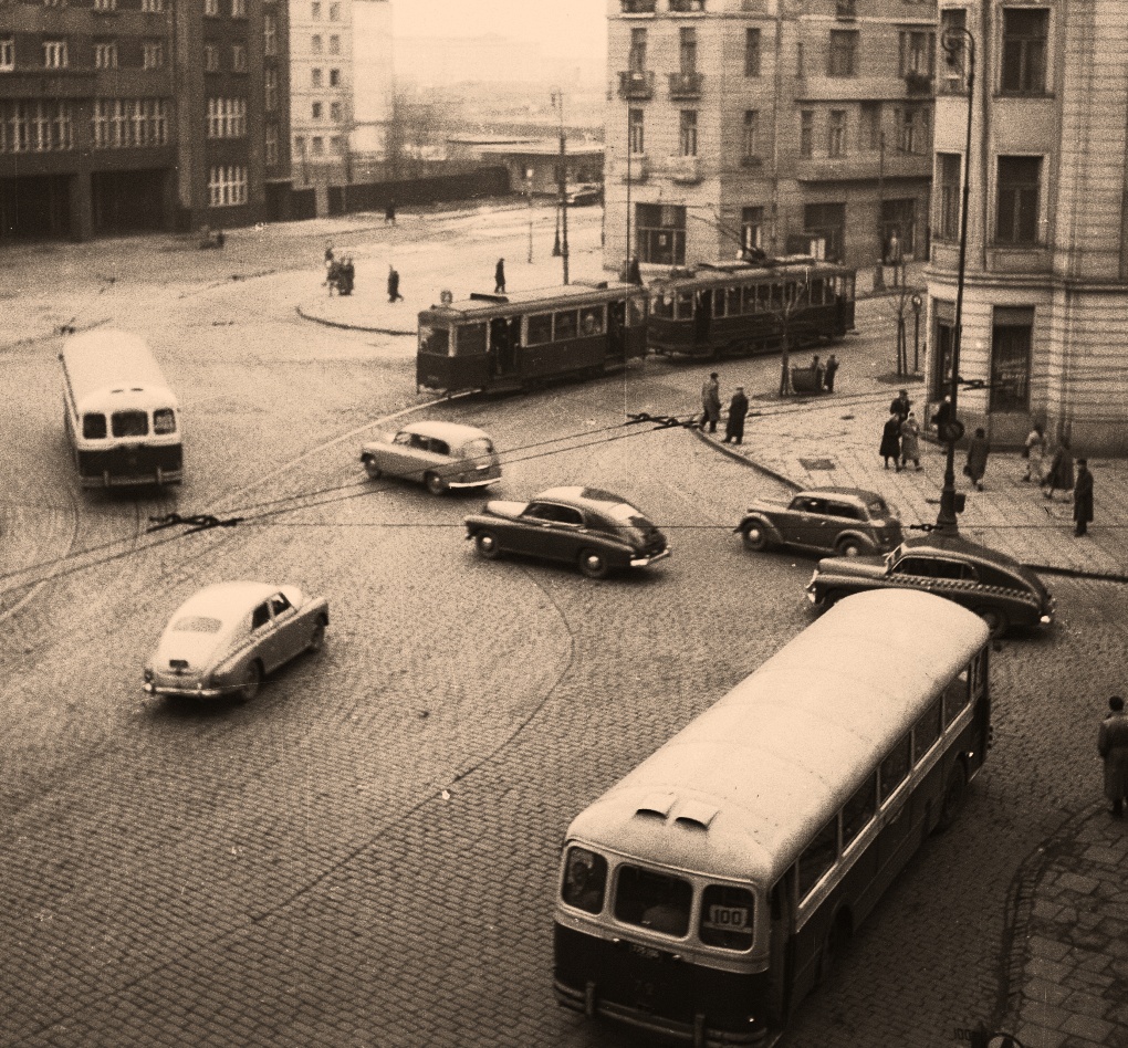 72
72: produkcja 1954, R5, R6, kasacja w 1967.

Foto: Zbyszko Siemaszko.
Zdjęcie jest własnością NAC.
Wszelkie prawa zastrzeżone.

Słowa kluczowe: APH521 72 100 WagonL+N 23 PlacUniiLubelskiej 1957