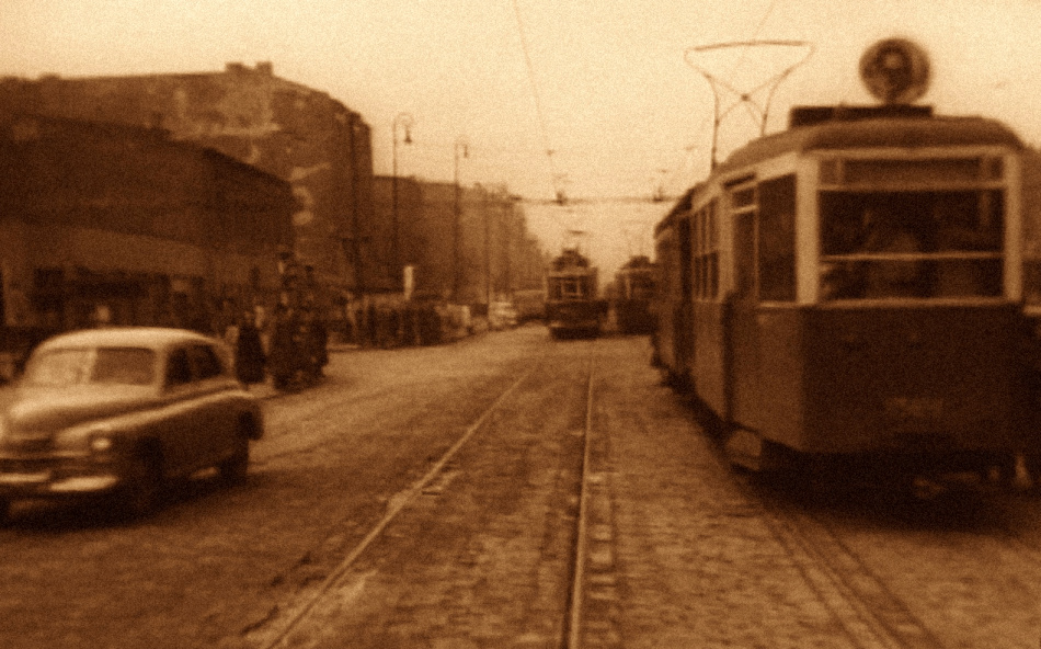 1562
Dziewiątka w Alejach Jerozolimskich.
10.01.1967 wysłany do Wrocławia. 
W zamian za nowe parówki.
Słowa kluczowe: DoczepaND2 1562 9 AlejeJerozolimskie Lata50