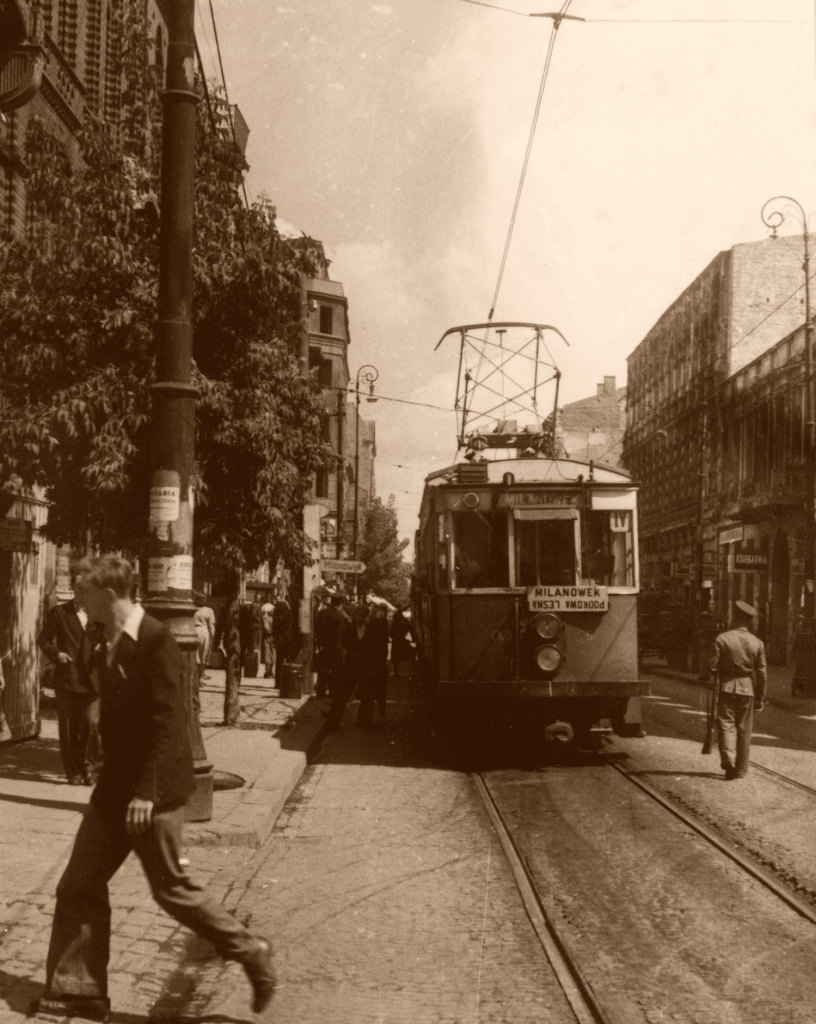 9
Kolejka w centrum Warszawy.

Foto: Stefan Rassalski.
Własność NAC.
Wszelkie prawa zastrzeżone.
Słowa kluczowe: EKD 9 PodkowaLeśnaMilanówek Nowogrodzka 1947