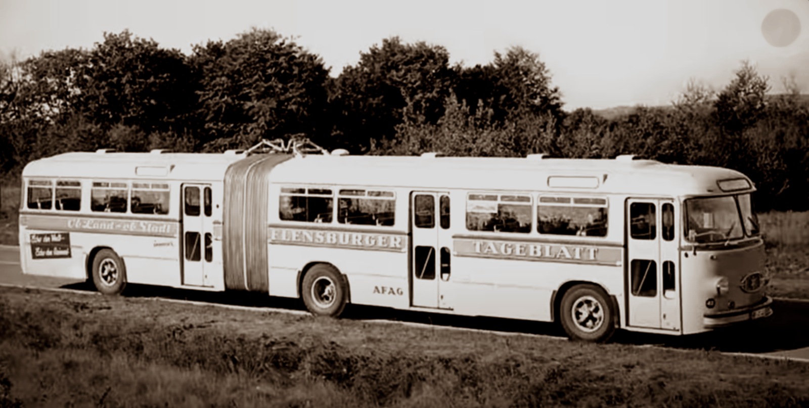 HenschelHS160SL
Podobieństwo  Ikarusa 180 jest do niego niebywałe i nieprzypadkowe...
Słowa kluczowe: HenschelHS160SL 1956